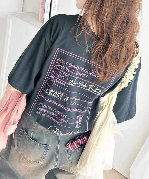 《Javaジャバコラボ》着回しを楽しめる。綿100%前後2wayフライトチェックインロゴ刺繍半袖Tシャツ jv1260299