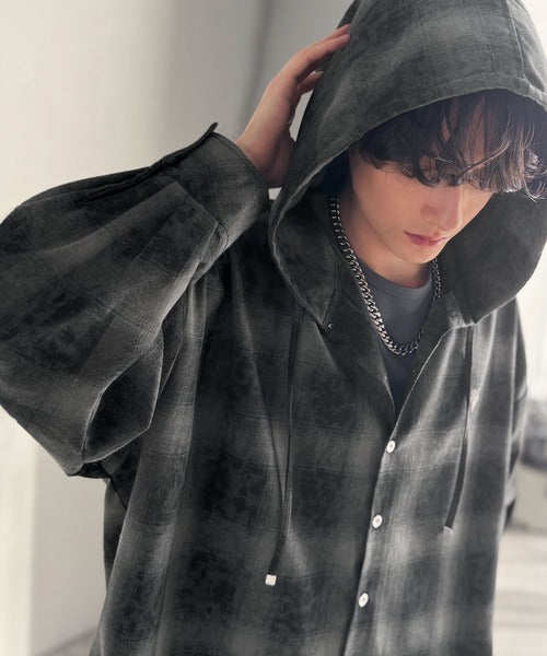 《JaVaジャバコラボ》フードが醸す洗練された遊び心。ヴィンテージ風チェック柄シャツパーカー jo1010047