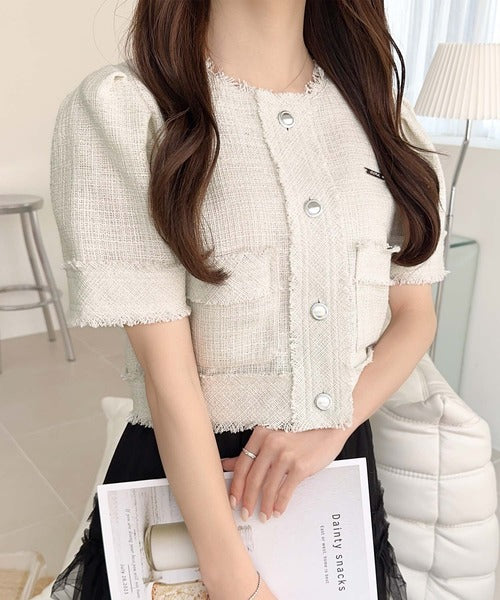 【mily bilet】女性らしさ漂う。ロゴプレート使い半袖ラメ入りツイードジャケット mi1019084