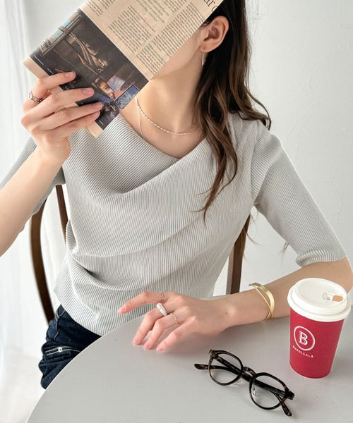 1枚で雰囲気美人。暑い日も、やっぱり上品でいたい。5分袖ドレープニット（半袖） ce1260474