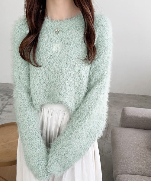 【mily bilet】愛され大人フェミニン。ポンポンフェザー胸刺繍ニット mi1029068
