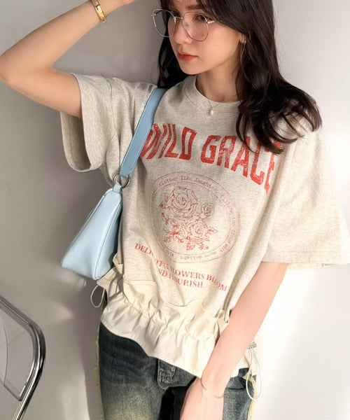 【mily bilet】甘辛バランスが叶う！綿100％ゆるシルエット裾ドロストフリルプリントTシャツ mi1329075