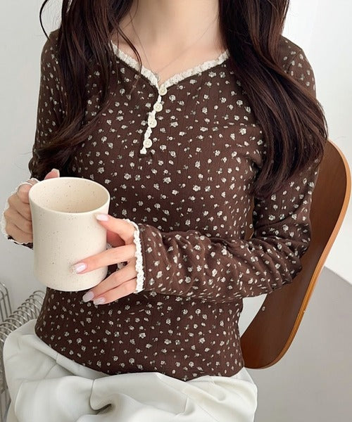 【mily bilet】華やかさと可愛さを1枚で。花柄レース使い袖ギャザーヘンリーカットソー mi1019106
