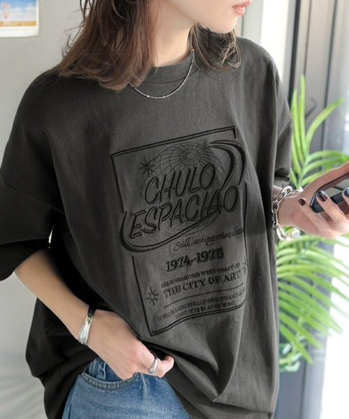 《JaVaジャバコラボ》シンプル派にも推したい！綿100％グラフィック刺繍Tシャツ（半袖） jv1050356