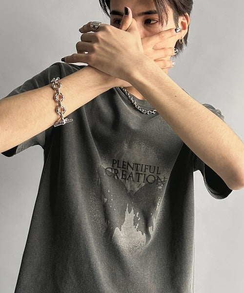 「即トレンド男子。」タイトフィットピグメント加工プリントTシャツ／Tight Fit Pigment-Dyed Print T-Shirt co1010001