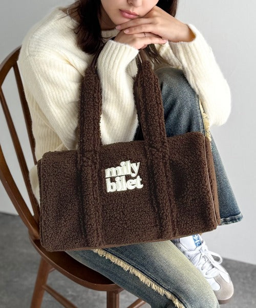 【mily bilet】ふわもこ感がたまらない主役バッグ♪ロゴ刺繍ボアボストンバッグ mi1179067
