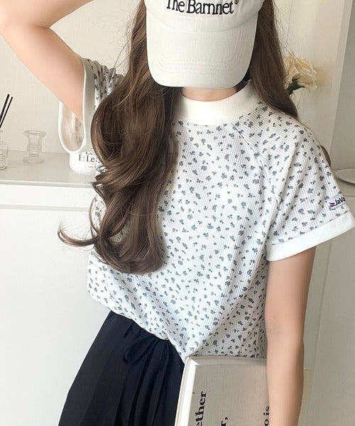 《JaVaジャバコラボ》甘さひかえめ、こなれガーリー♪ 小花柄ワッフル素材 ラグランフレンチ袖 カットソー（半袖） jv1010500