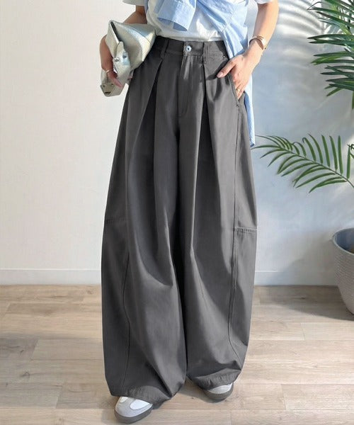 旬なワイドシルエットが目を惹く１着♪タックバレルレッグパンツ ce1265082