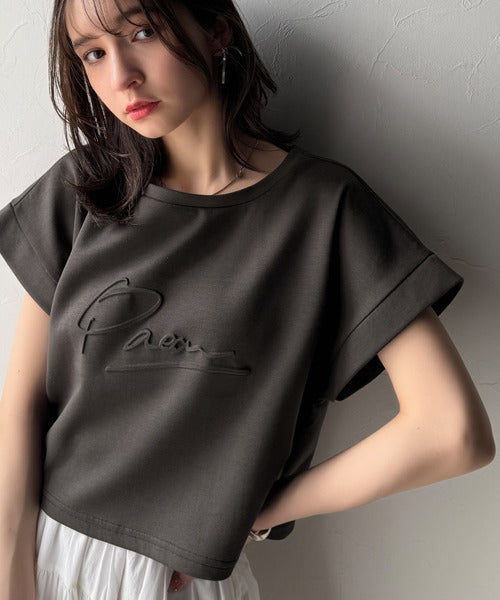 《JaVaジャバコラボ》上品な大人の抜け感。フロントPAEANエンボス加工半袖Tシャツ（ロゴ） jv1260427