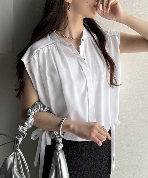 清楚感に大人の甘さをプラス。リボンヘムクロップドギャザーブラウス（ショート丈） ce1070134