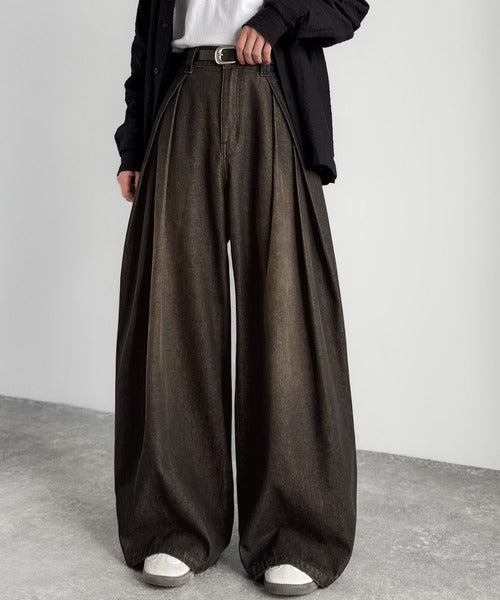 ヴィンテージ加工3タックワイドバルーンデニムパンツ／Vintage-Washed Three-Tuck Wide Balloon Denim Pants co0900009