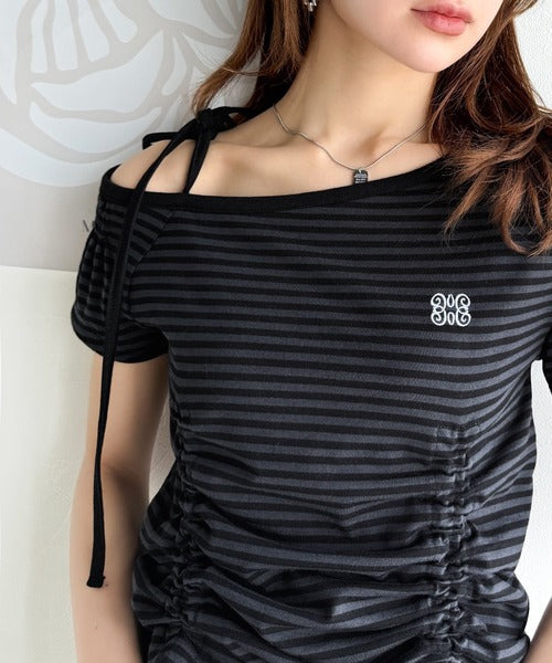 【mily bilet】自分らしさが光る。ワンショルダー胸刺繍肩リボンドロストカットソー mi1329018