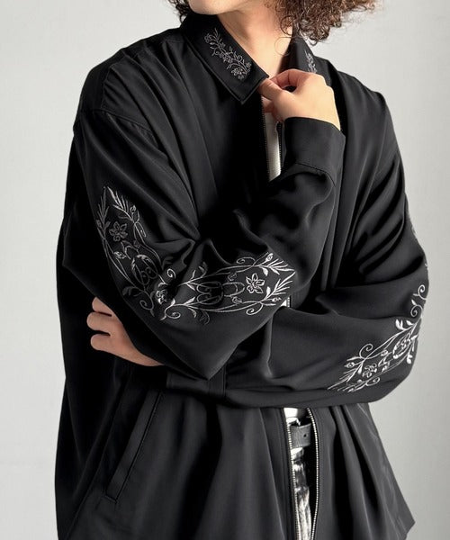 【Classical Origin】「繊細さを羽織る。」刺繍デザインエレガンスジップアップジャケット／Elegant Embroidered Zip-Up Jacket co1150059