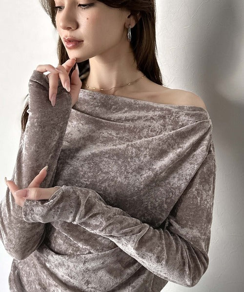 【mily bilet】一歩先のオシャレにアップデート！クラッシュベロアワンオフショルドレーププルオーバー（サムホール付き） mi1269007