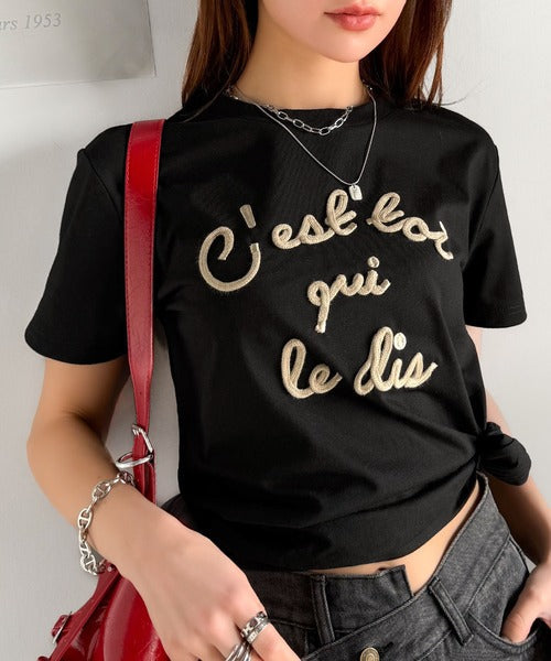 【mily bilet】着るだけでオシャレ感！ロゴプレート付きカラーフレンチコード刺繍Tシャツ(半袖) mi1329015