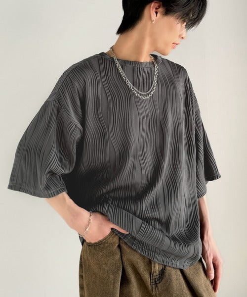 涼しくキマる、大人のリラックス。オーバーサイズウェーブ柄ジャガード半袖Ｔシャツ（メンズ） cm1010429