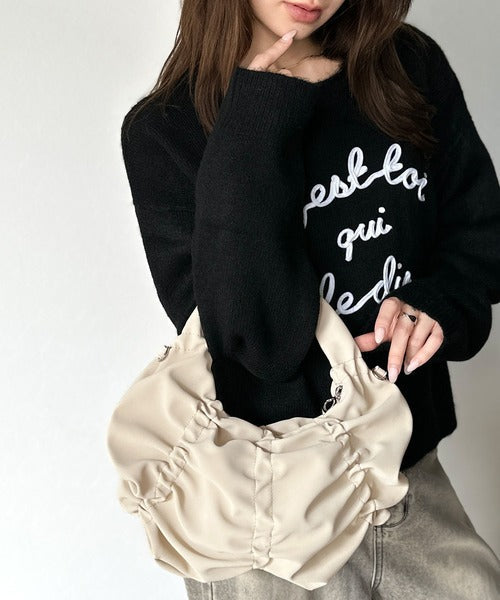 【mily bilet】2way仕様で、コーデ自在。スウェード風ギャザーデザインハンドバッグ mi1179072