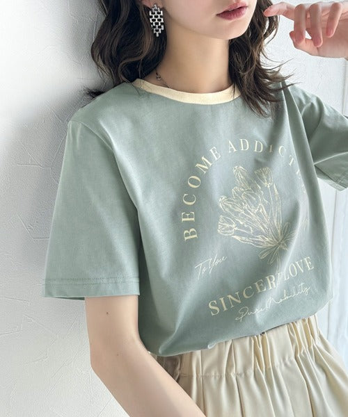 トレンドのディテールが魅力。シルケットフラワーカーブロゴリンガー半袖Tシャツ ce1020196