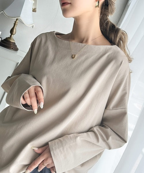 女性らしさ漂う、大人シンプル。シルケット風ボートネックロンTee ce1050246
