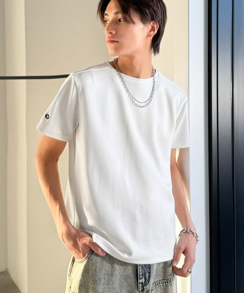 【接触冷感機能付き】肩切り替え袖刺繍ショート丈ダンボール素材Tシャツ／Shoulder Panel Cropped Double-Knit T-Shirt co1010055