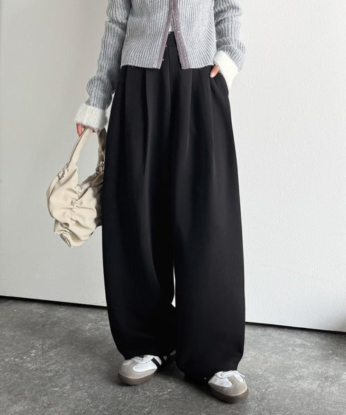 たっぽりシルエットに一目ぼれ。。3タックコクーンシルエットダンボール素材ワイドパンツ ce1050336