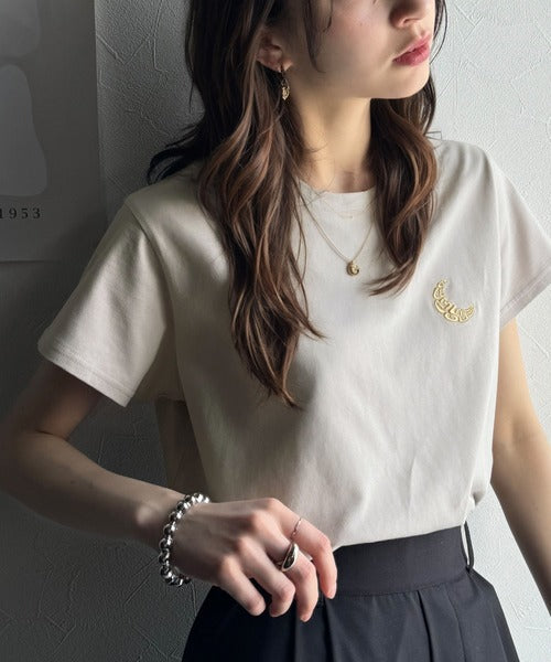 【sustaina+】オーガニックコットン100%。胸元ラメ糸ワンポイント刺繍 無地＆ボーダー柄Tシャツ（半袖） ce1260397