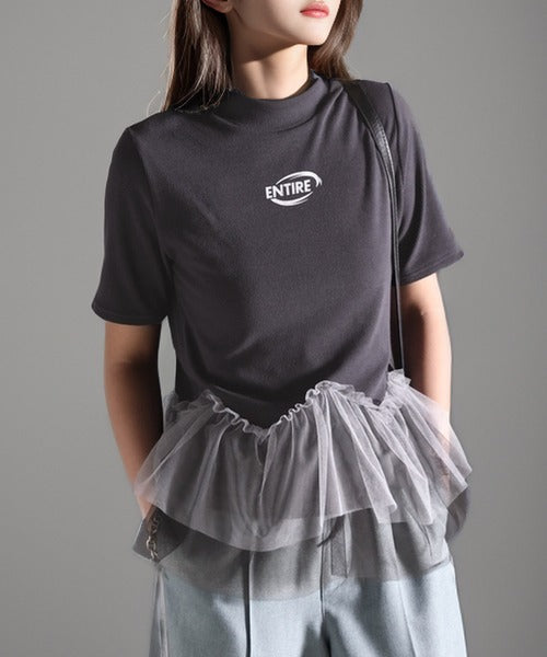 甘さの中にカジュアル要素も取り入れた1枚。チュールフリルモックネックTシャツ ce1010304