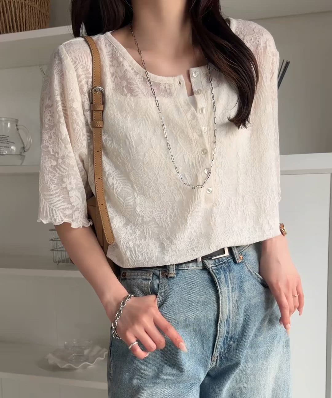 シアー花柄ジャガードで魅せる大人のこなれ感。総柄シアーヘンリートップス ce1010637