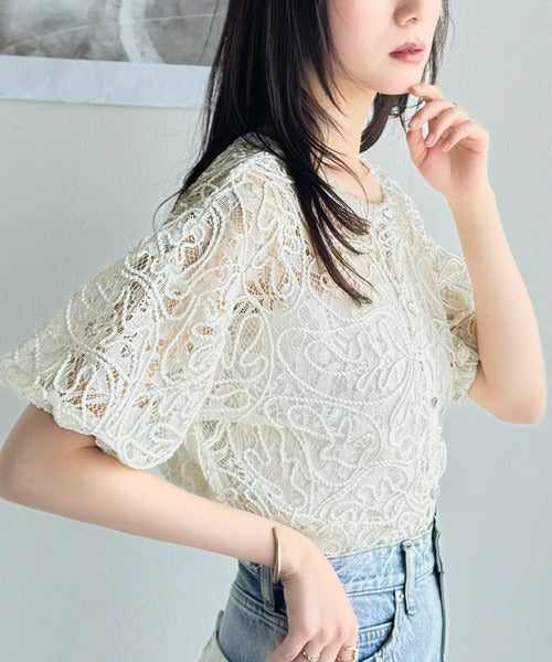【mily bilet】大人の華やかトップス。ハートボタン使い前後2way花柄レースコード刺繍カーディガン(半袖） mi1019069