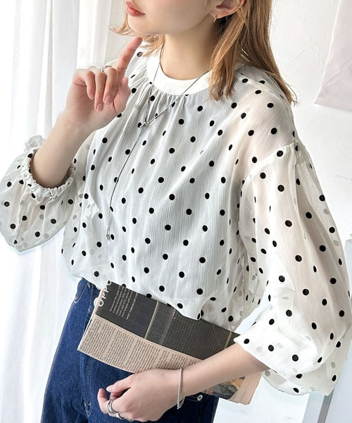 ふんわり可愛いが魅力！前後2wayフロッキードットプリント楊柳シアー素材ブラウス（長袖） ce1240080