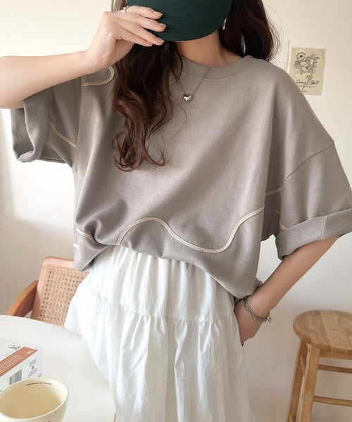 立体感のある刺繍がトレンドムード。paeanバック ウェーブコード刺繍 BIG刺繍 オーバーサイズ スウェット トップス ce1260418