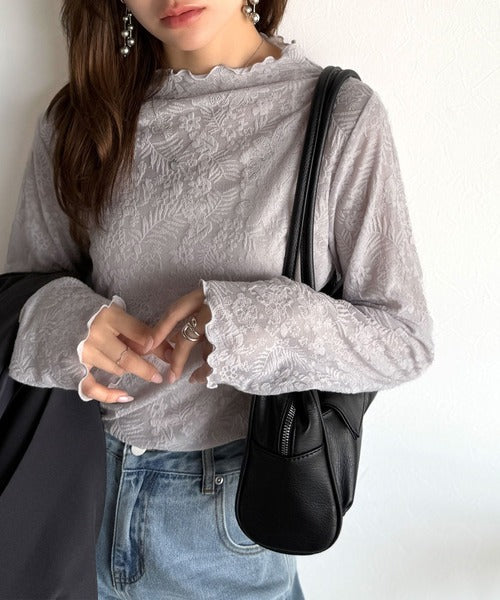透け感で魅せる、秋の上品レイヤード。プチハイネック花柄レースメロウトップス（長袖） ce1010487