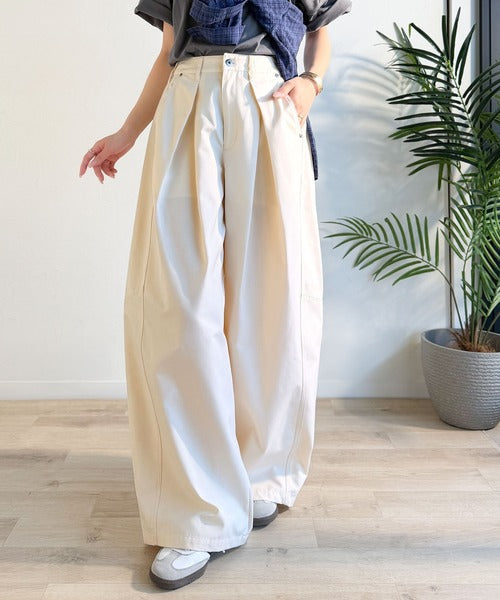 旬なワイドシルエットが目を惹く１着♪タックバレルレッグパンツ ce1265082