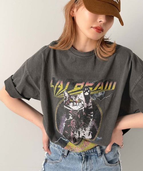 《JaVa ジャバコラボ》トレンド感のある猫モチーフ。綿100％ヴィンテージライクピグメントキャットプリントビッグTシャツ jv1029115