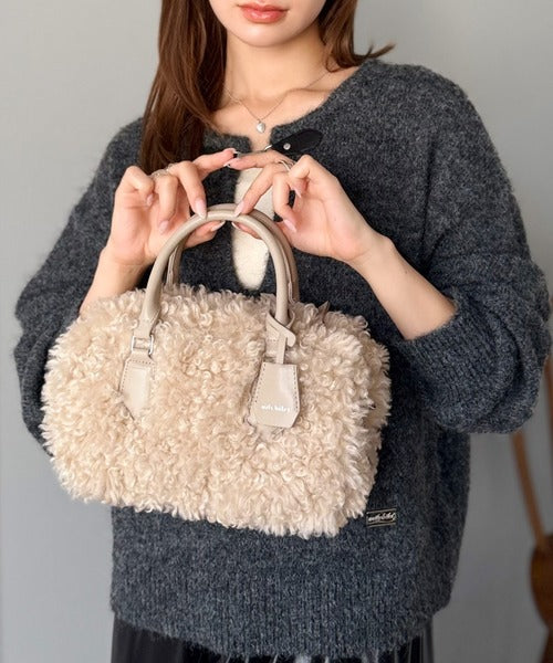 【mily bilet】スタイルに温もりをプラス！キーチャーム使い２WAYボアミニボストンバッグ mi1179066