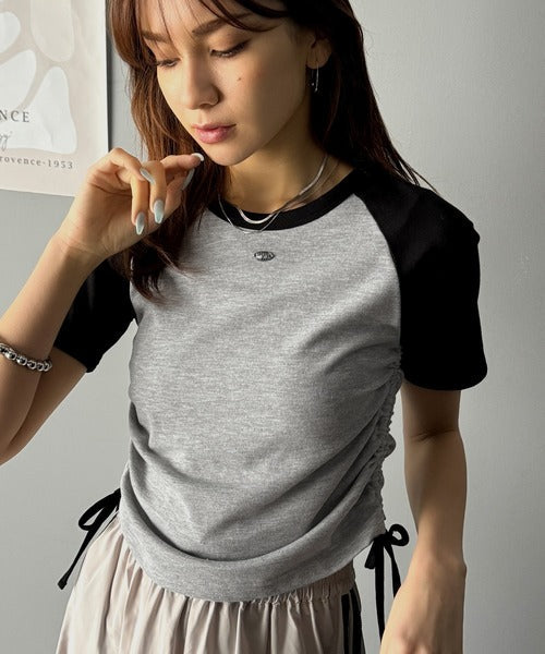 【mily bilet】サイドの絞りが可愛いさプラス。プレート使いラグランTシャツ（半袖） mi1329027
