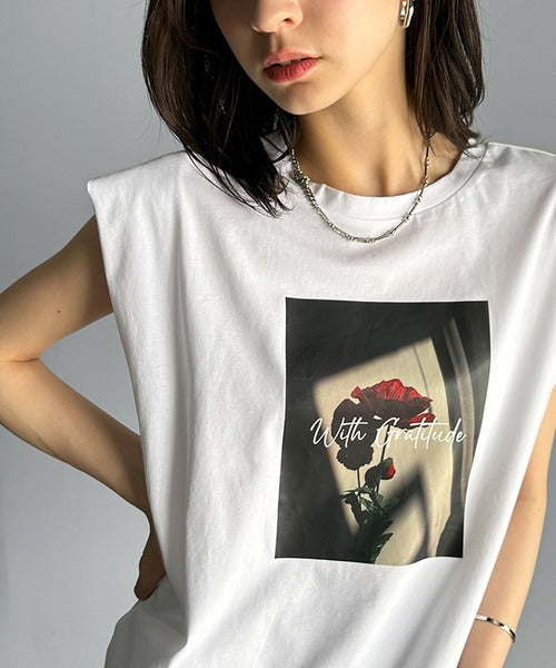 シンプルなのに着映える！お花フォトプリントシルケット加工フレンチスリーブTシャツ ce1020197