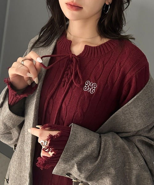 【mily bilet】大人カジュアルかわいい。レースアップデザイン胸刺繍ケーブルダメージニット mi1029084