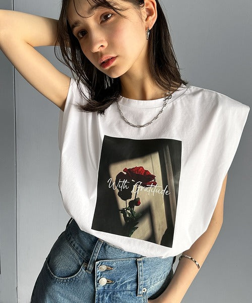 シンプルなのに着映える！お花フォトプリントシルケット加工フレンチスリーブTシャツ ce1020197