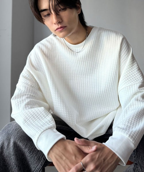 《JaVaジャバコラボ》シンプルなのに埋もれない、表情豊かな一着。ふくれジャガード オーバーサイズプルオーバー（長袖） jm1010693