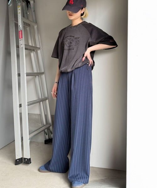 《JaVaジャバコラボ》裾はドロストでお好みのシルエットに。ヴィンテージライクな半袖ロゴスウェット jv1029126