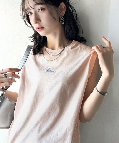 接触冷感♪大人カジュアルを格上げ！胸元ワンポイント刺繍ノースリーブトップ ce1050275