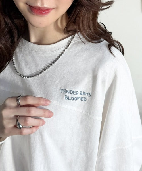 《JaVaジャバコラボ》袖を通せば、あなたも輝く。コットン100％刺繍胸元切り替えドルマンロンTEE（長袖） jv1260620