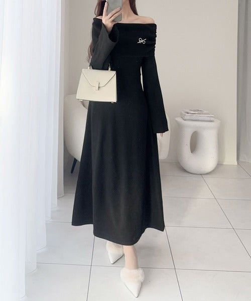 【mily bilet】女性らしさを自在に演出♪リボンブローチ付きオフショルマルチWAYニットロングワンピース mi1359027