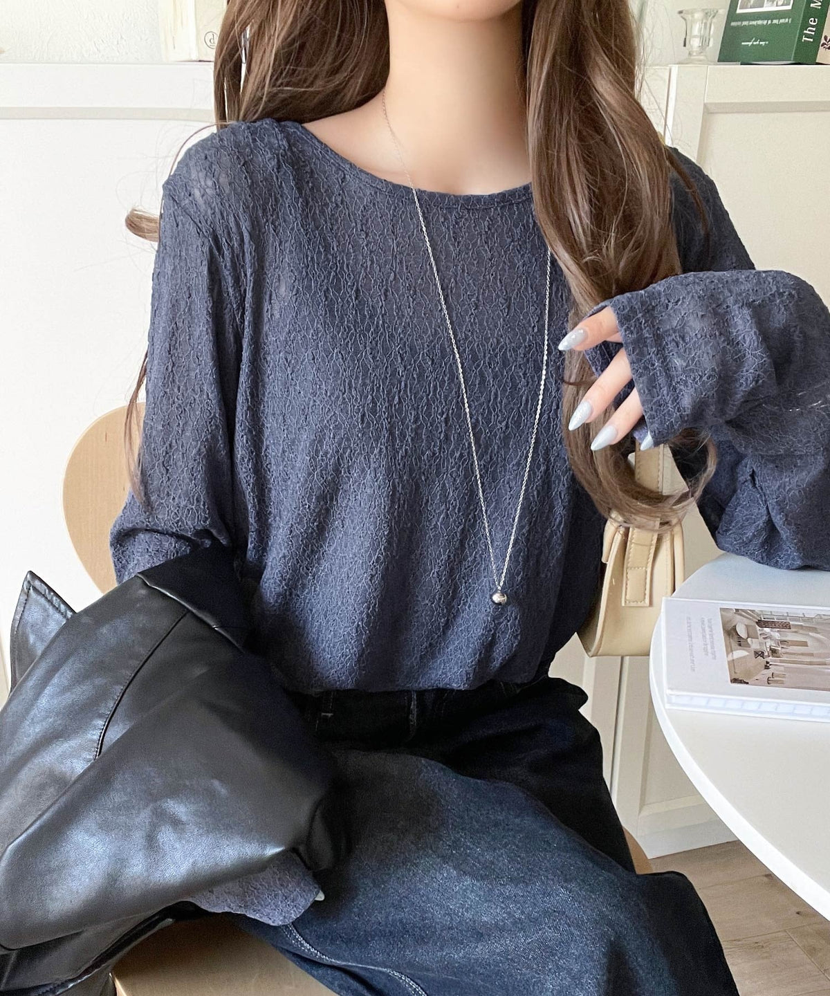 ほどよい透け感が大人上品。総柄シアーレーストップス(長袖) ce1010488