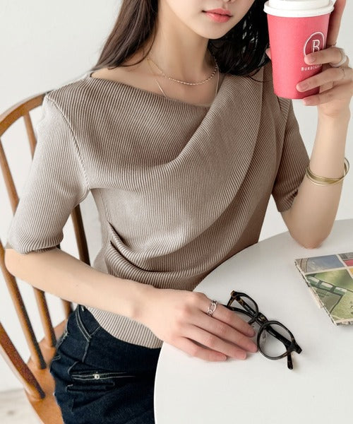 1枚で雰囲気美人。暑い日も、やっぱり上品でいたい。5分袖ドレープニット（半袖） ce1260474