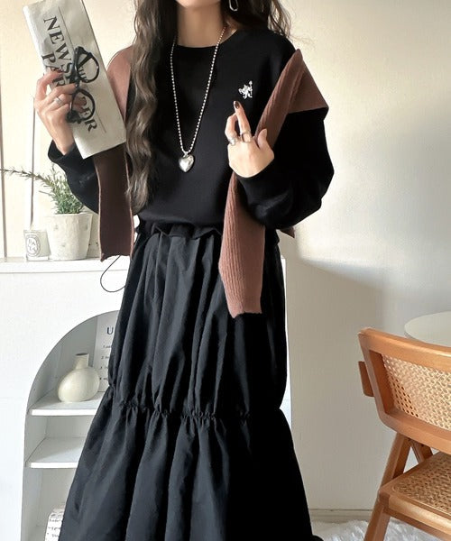 一枚でコーディネートが完成する優秀アイテム◎胸刺繍ドロスト裏起毛ドッキングワンピース ce1020325
