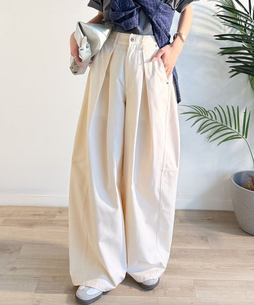 旬なワイドシルエットが目を惹く１着♪タックバレルレッグパンツ ce1265082