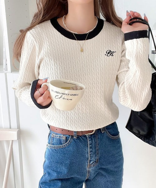 ワンポイント刺繍がレトロ可愛い。ケーブル編み胸刺繍長袖ニット ce1020146