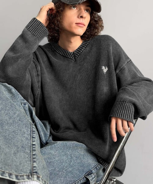【Classical Origin】「自分ウケ最強。」綿100％刺繍入りピグメント加工Vネックセーター／Pigment-Dyed 100% Cotton Embroidered V-Neck Sweater co0780016